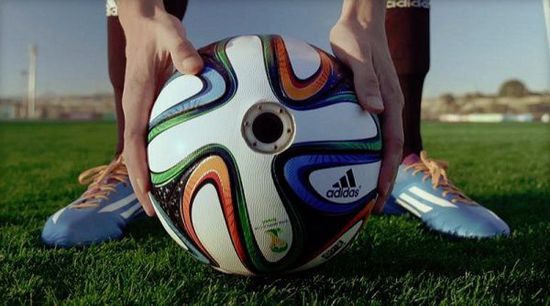 藏有相机的巴西世界杯比赛用球