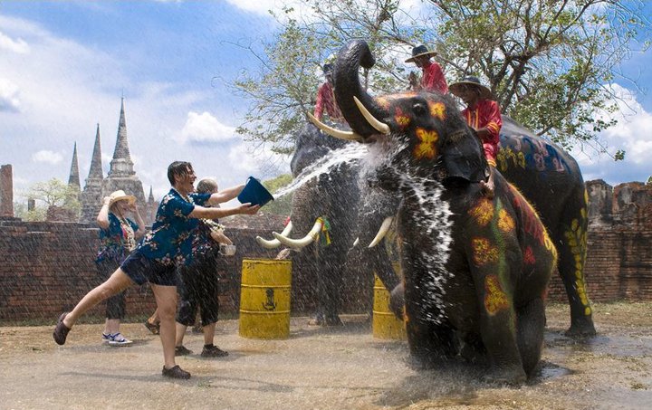 清凉一夏  邂逅暹罗泼水节