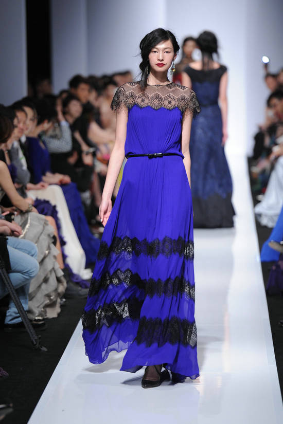 魔法礼服 TADASHI SHOJI