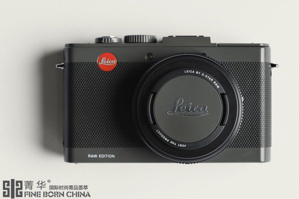 Anton Corbijn 获赠首部RAW Leica相机