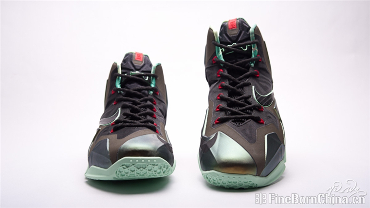 冠军战靴新配色 Nike LeBron 11＂Kings Pride＂