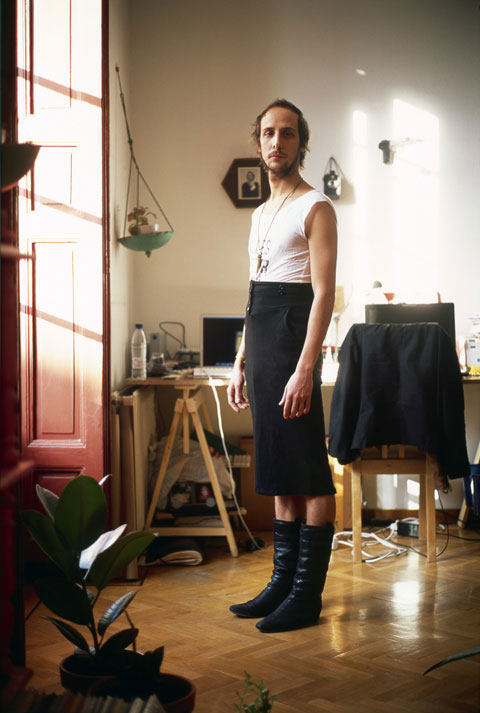 Jon Uriarte 摄影系列: 当男人穿上女友衣服