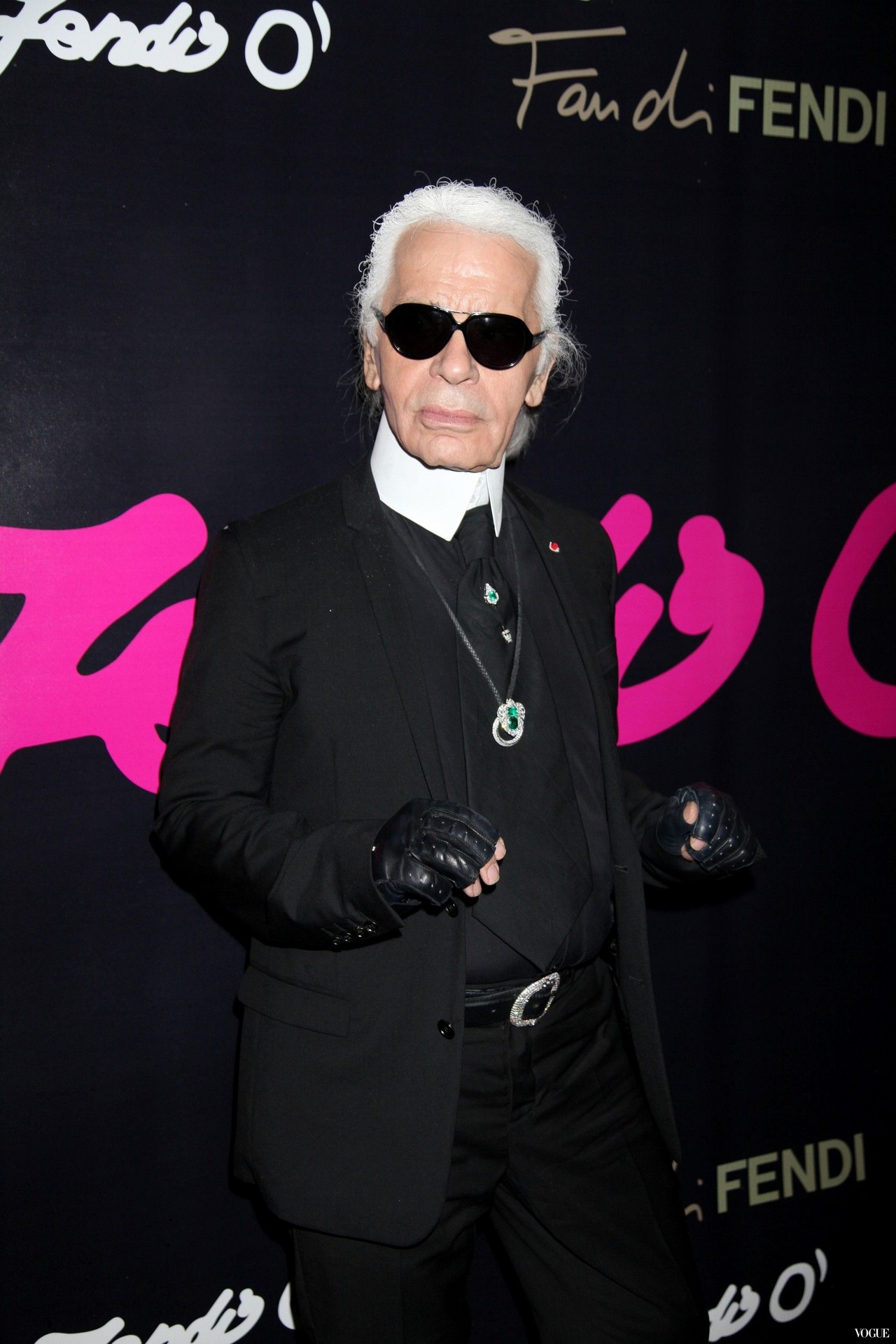 时尚大帝Karl Lagerfeld 手绘新年贺卡拜年