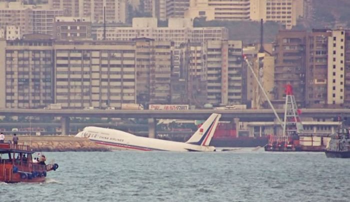 那些年 飞过居民楼上空的启德机场飞机们