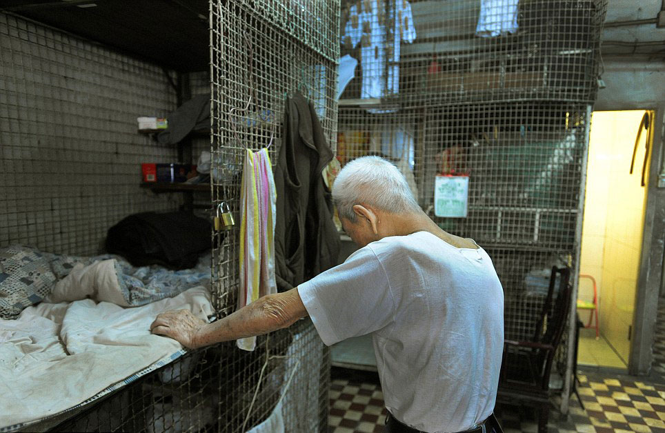 带你一览香港贫民窟——笼屋