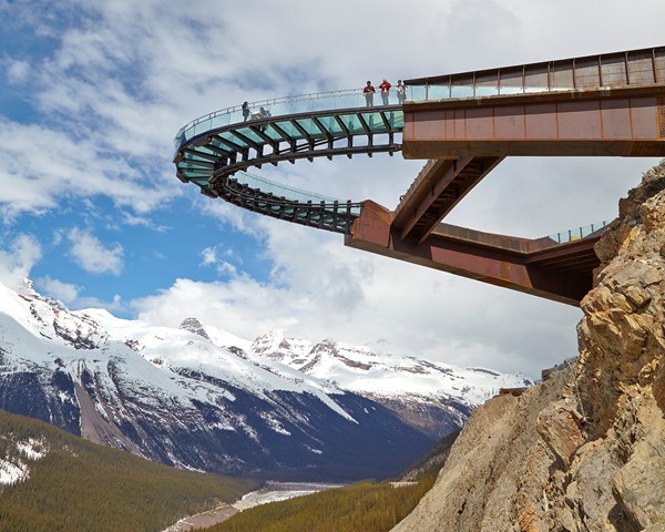 加拿大全球最炫观景台“冰川天空步道” 体验非凡冰川之旅