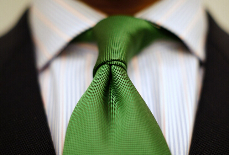 颈间的魅力——领带搭配常识