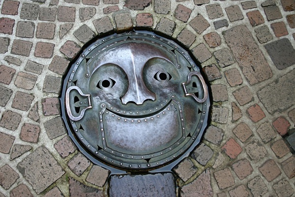 alt